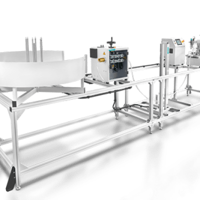 Industrial cutting machine for elastic material